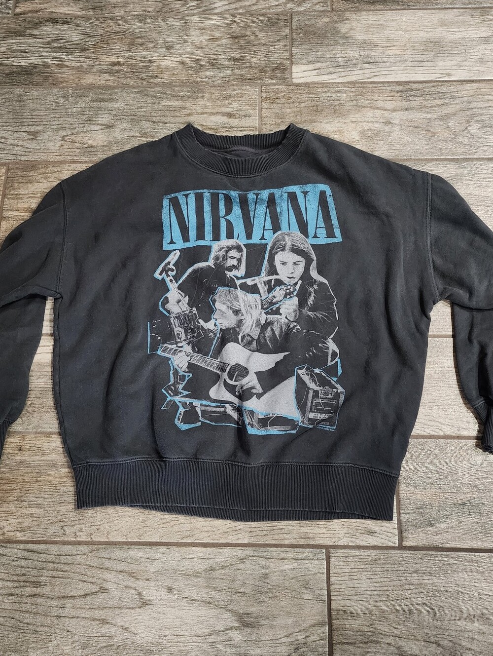 Distressed American Eagle Nirvana band crewneck sweatshirt
